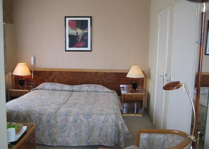 Bellevue De Tradition Familiale 2* Morcenx